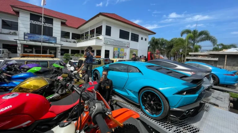 Barang Mewah Doni Salmanan di Bandung Resmi Disita Negara | Ekonomi