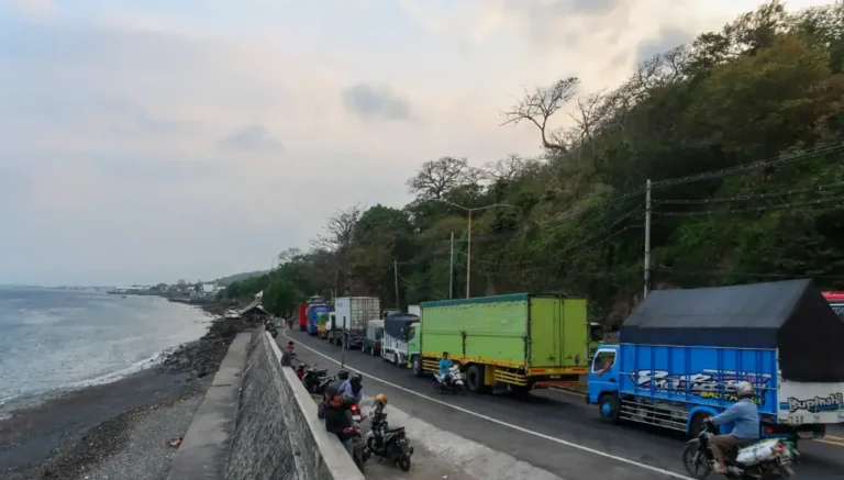 Macet Parah di Pelabuhan Ketapang Capai 42 Km