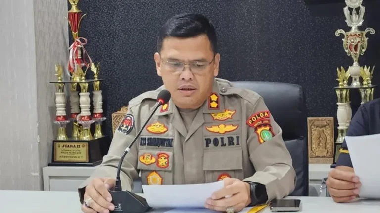 Polisi Temukan Bukti Chat Diplomat Kemlu Sebelum Tewas | Nasional