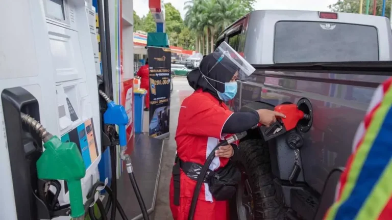 Harga BBM Naik 1 Juli 2025: Dampak dan Solusi | Internasional