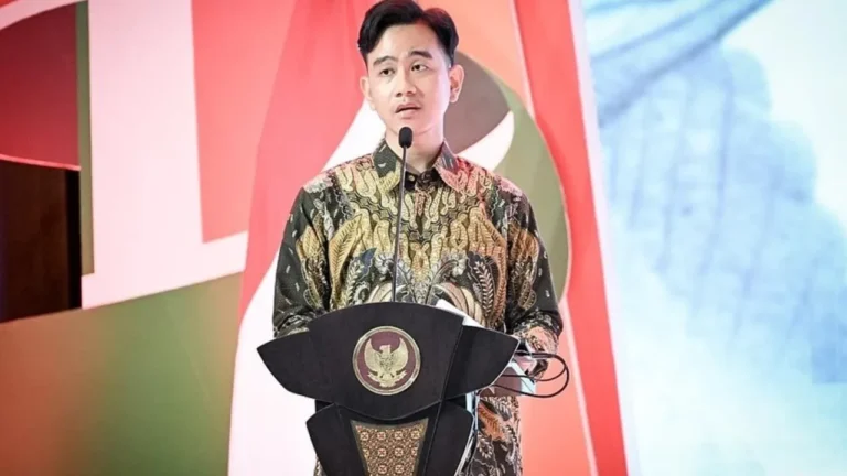 Gibran Integrasi AI dalam Kurikulum SD hingga SMA 2025 | Nasional