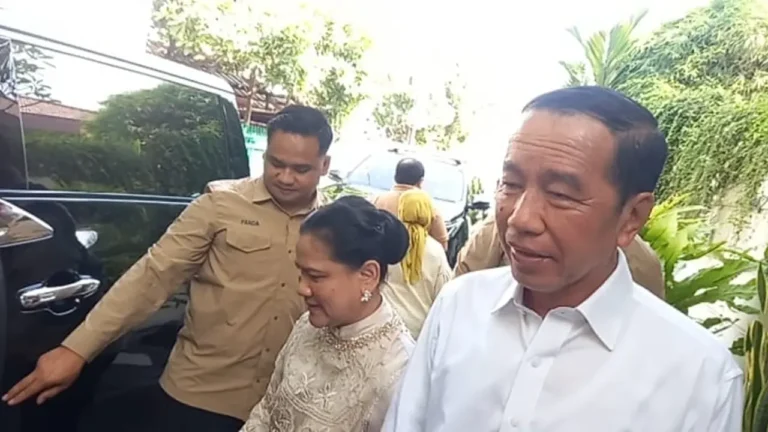 Jokowi dan Iriana Hadiri Reuni Fakultas Kehutanan UGM