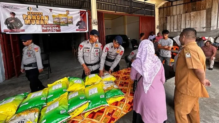 Brimob Polda Aceh dan Bulog Lhokseumawe Gelar GPM Bersama | Nasional