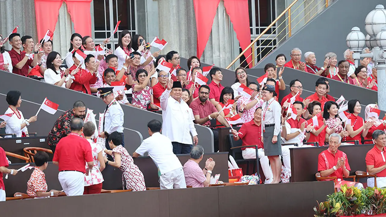 Presiden Prabowo Disambut Hangat di Parade Hari Nasional Singapura 2025 | Internasional