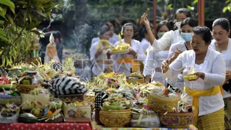Saraswati: Makna dan Tradisi Perayaan Hari Raya di Bali