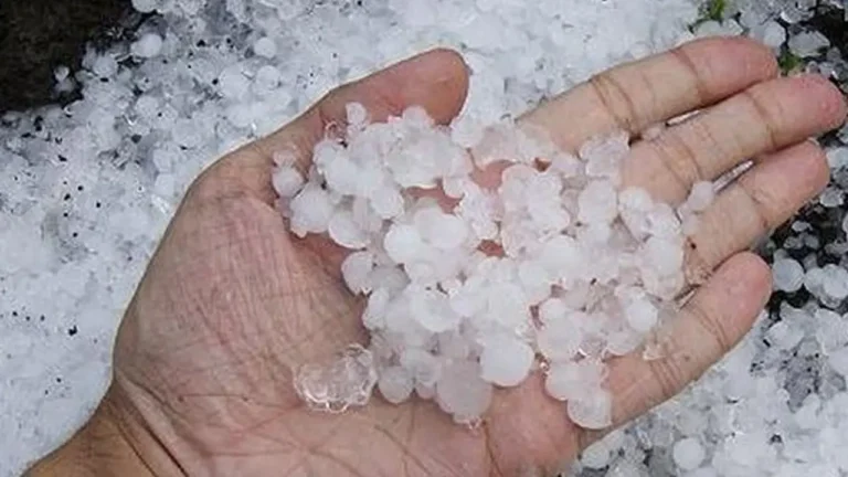 Modifikasi Cuaca: Mengatasi Hujan Es di Tanjung Jabung Barat | Teknologi