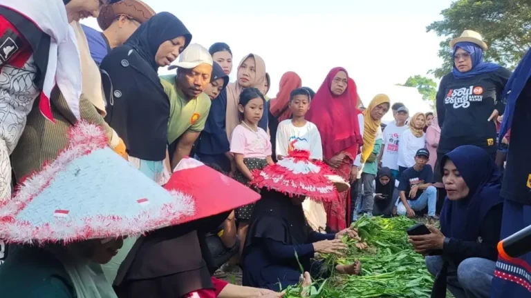 Lomba Ikat Kangkung Rayakan HUT Ke-80 RI di Banyuwangi | Internasional