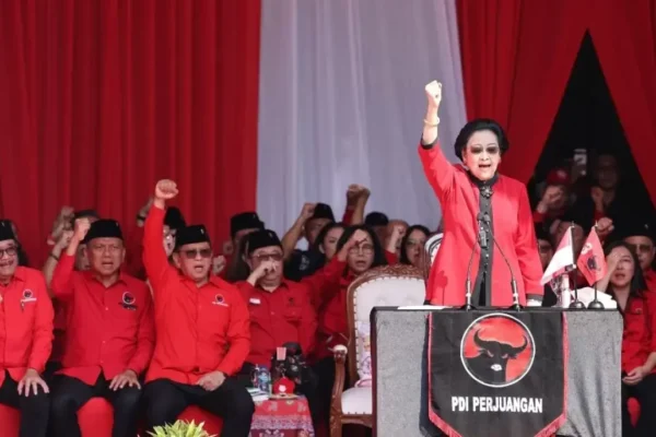 Megawati dan Hasto Pimpin Upacara HUT ke-80 RI di Sekolah PDIP | Nasional