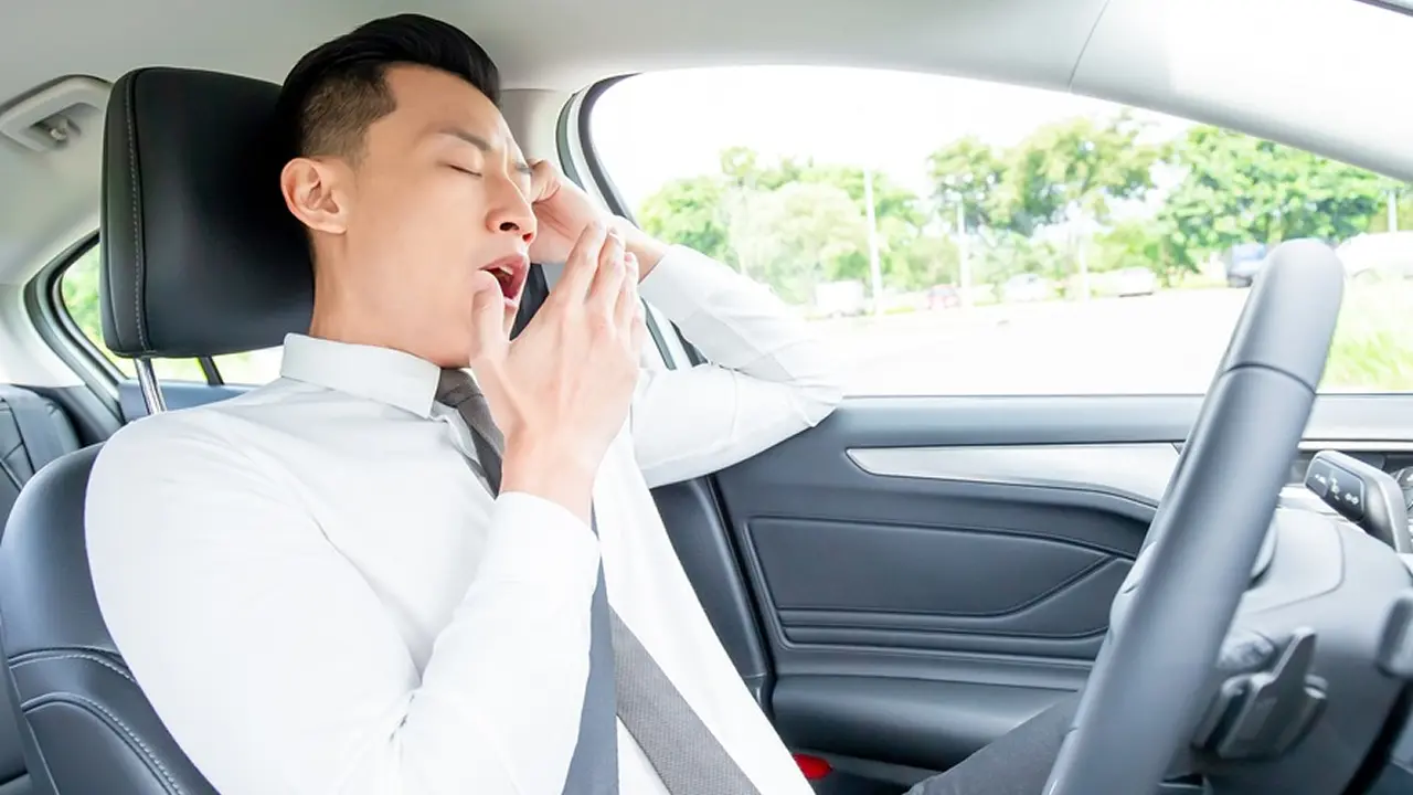 8 Cara Efektif Atasi Ngantuk Saat Mengemudi di Jalan | Tips & Trik