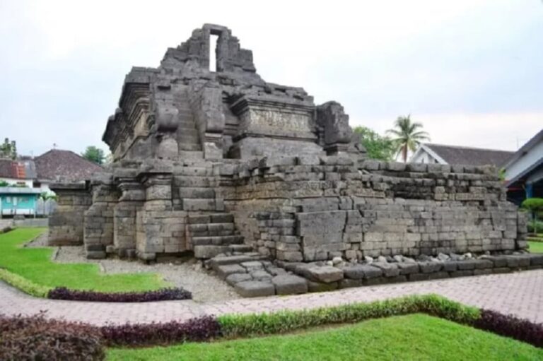 Candi Jago Malang: Saksi Sejarah Penyatuan Dua Agama