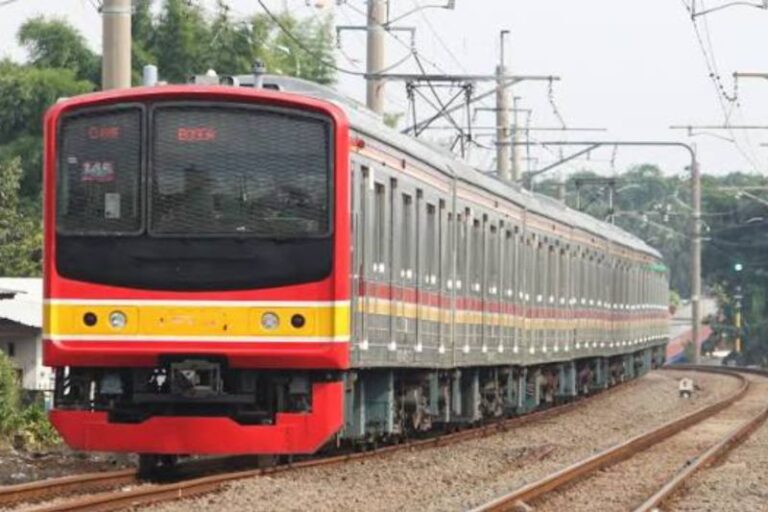 Komuter Listrik Padalarang-Cicalengka Diharapkan Beroperasi 2027