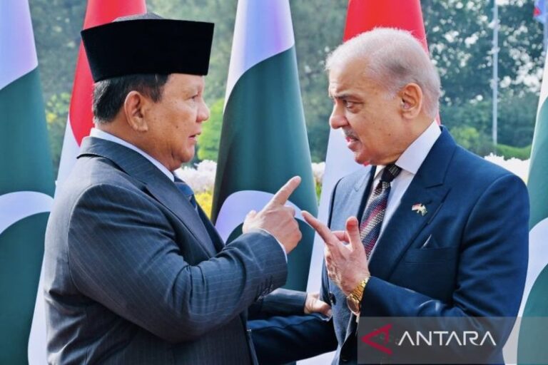 Prabowo Ajak PM Pakistan Mengunjungi Indonesia Segera