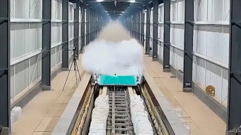 Kereta Maglev China Raih Rekor Tempuh 700 Km dalam 2 Detik