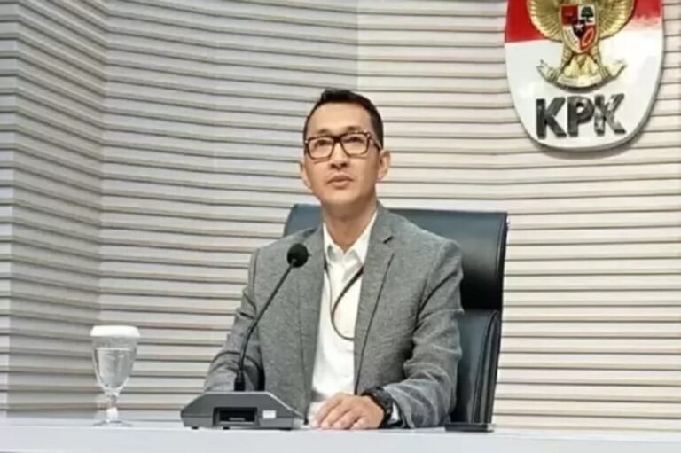 KPK Amankan Lima Tersangka dalam Kasus OTT Bupati Lampung Tengah