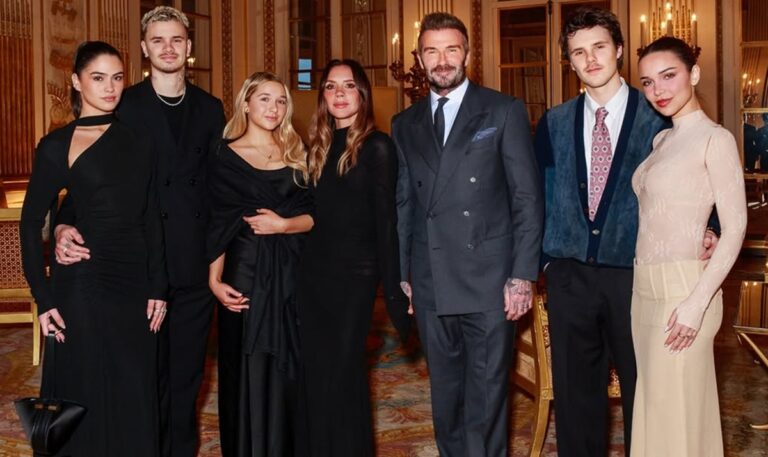 Victoria Beckham Raih Penghargaan Bergengsi di Paris