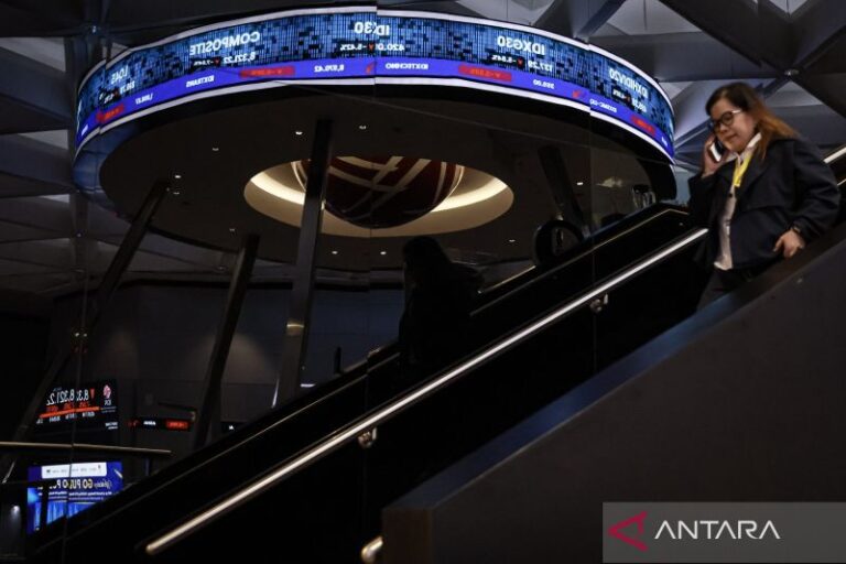 IHSG Trading Halt, Ekonom Nilai Momentum Perbaikan Pasar Saham