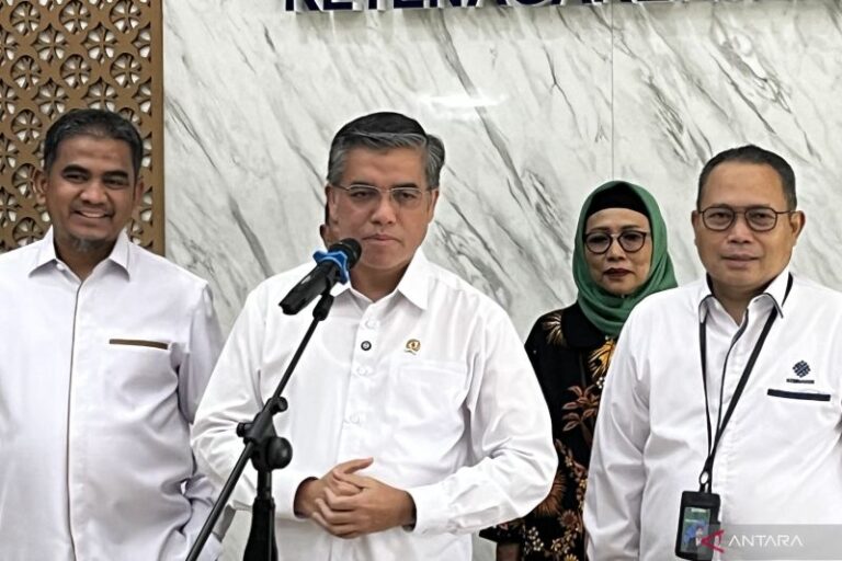 Pentingnya Pengawasan THR Pekerja Ditegaskan Menaker