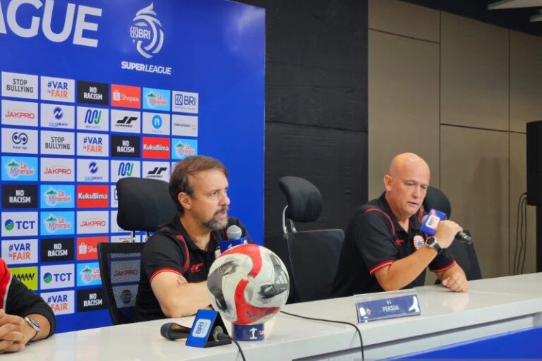 Pelatih Persija Mauricio Souza Keluhkan Kondisi Lapangan JIS