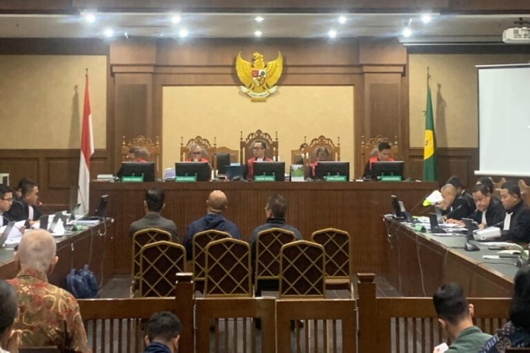 Harga Chromebook Disetujui LKPP Buktikan Nadiem Bebas Mark Up