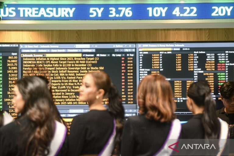 IHSG Menguat Sambil Menanti Data Pertumbuhan Ekonomi RI