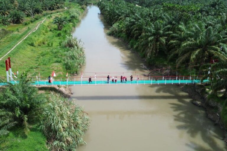 TNI Rampungkan Jembatan Perintis di Batu Bara untuk Desa-desa