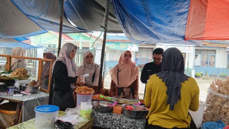 PemkoBBPOM Periksa 18 Sampel Takjil di Pasar Pusat Padang Panjang