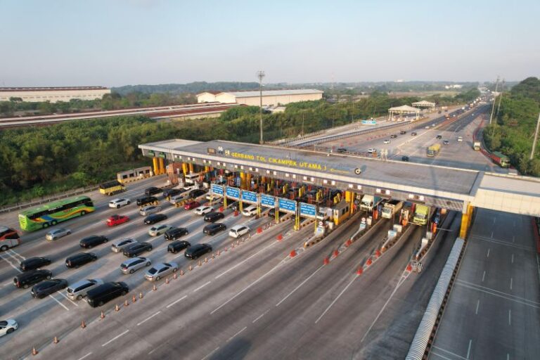 JASAMARGA KEMBALI NORMALKAN OPERASIONAL GERBANG TOL