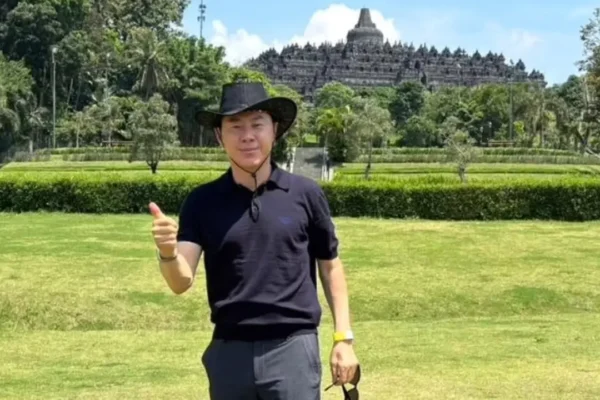 Kunjungan Shin Tae-yong ke Yogyakarta, Borobudur Jadi Sorotan | Olahraga