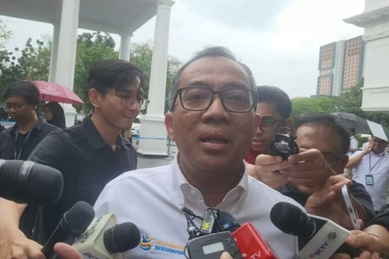 Mendiktisaintek Didesak Selesaikan Kasus Plagiasi Guru Besar Unsoed